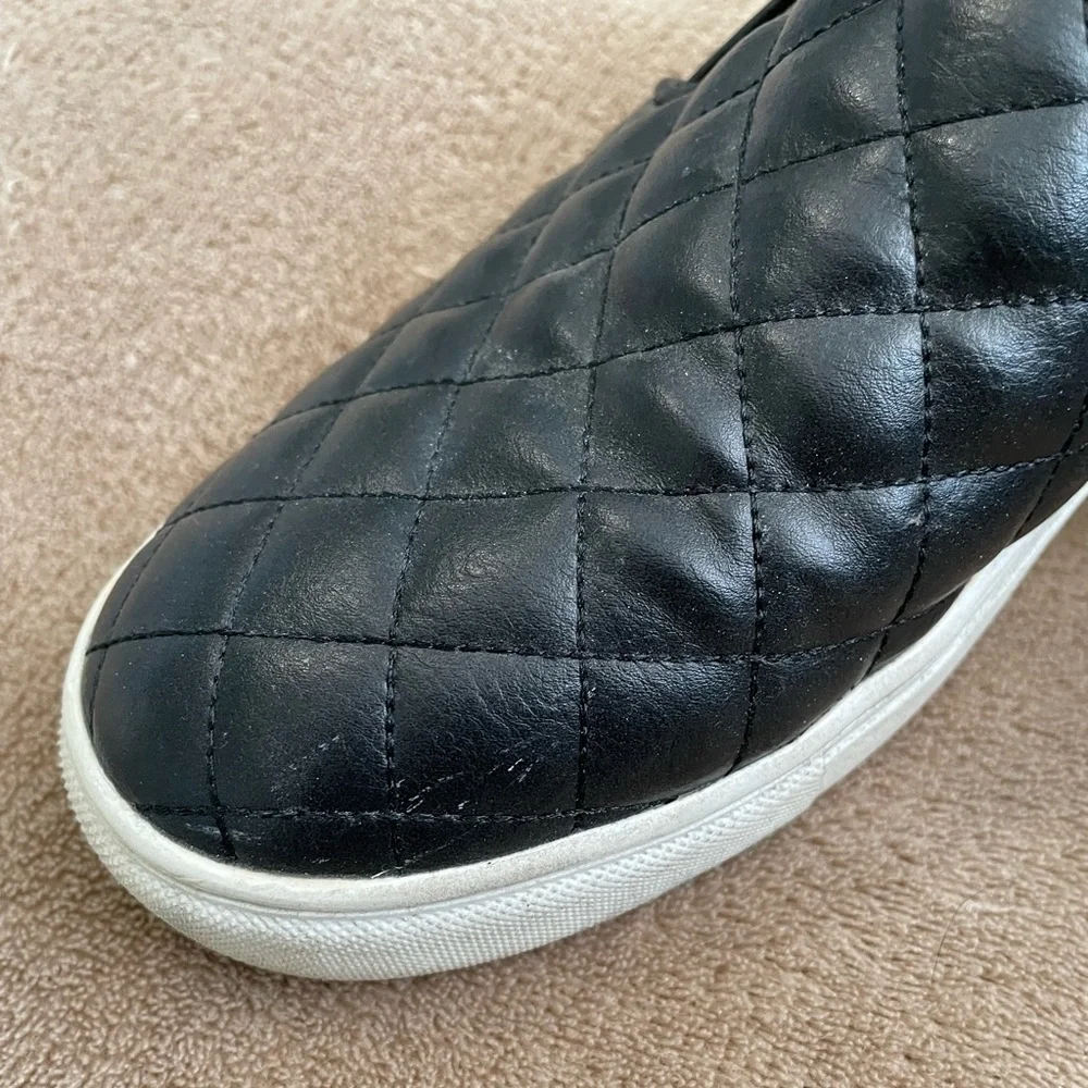 2/$10 A New Day- Quilted faux leather slip on shoes size 7 - Picture 6 of 7